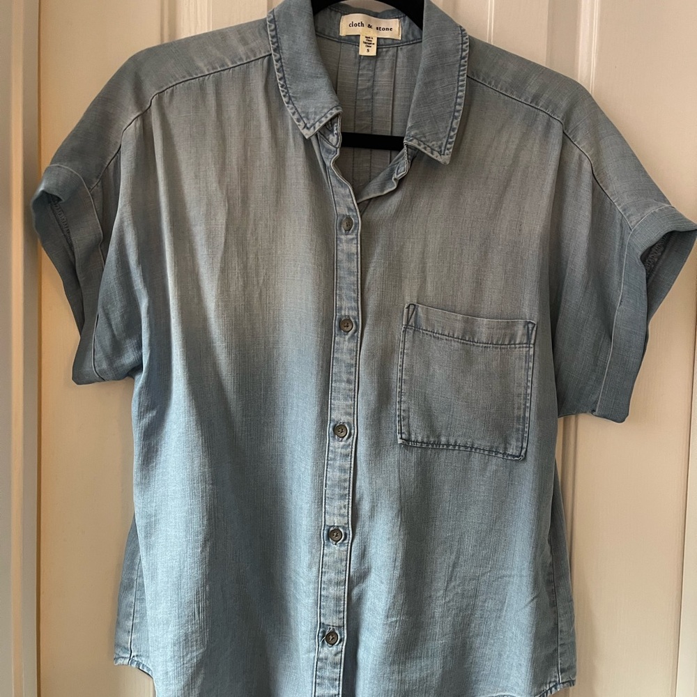 Anthropologie Cloth & Stone Breezy Chambray Denim Button Down - Picture 4 of 5